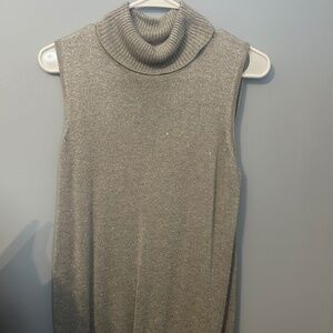 Turtleneck sleeveless sweater